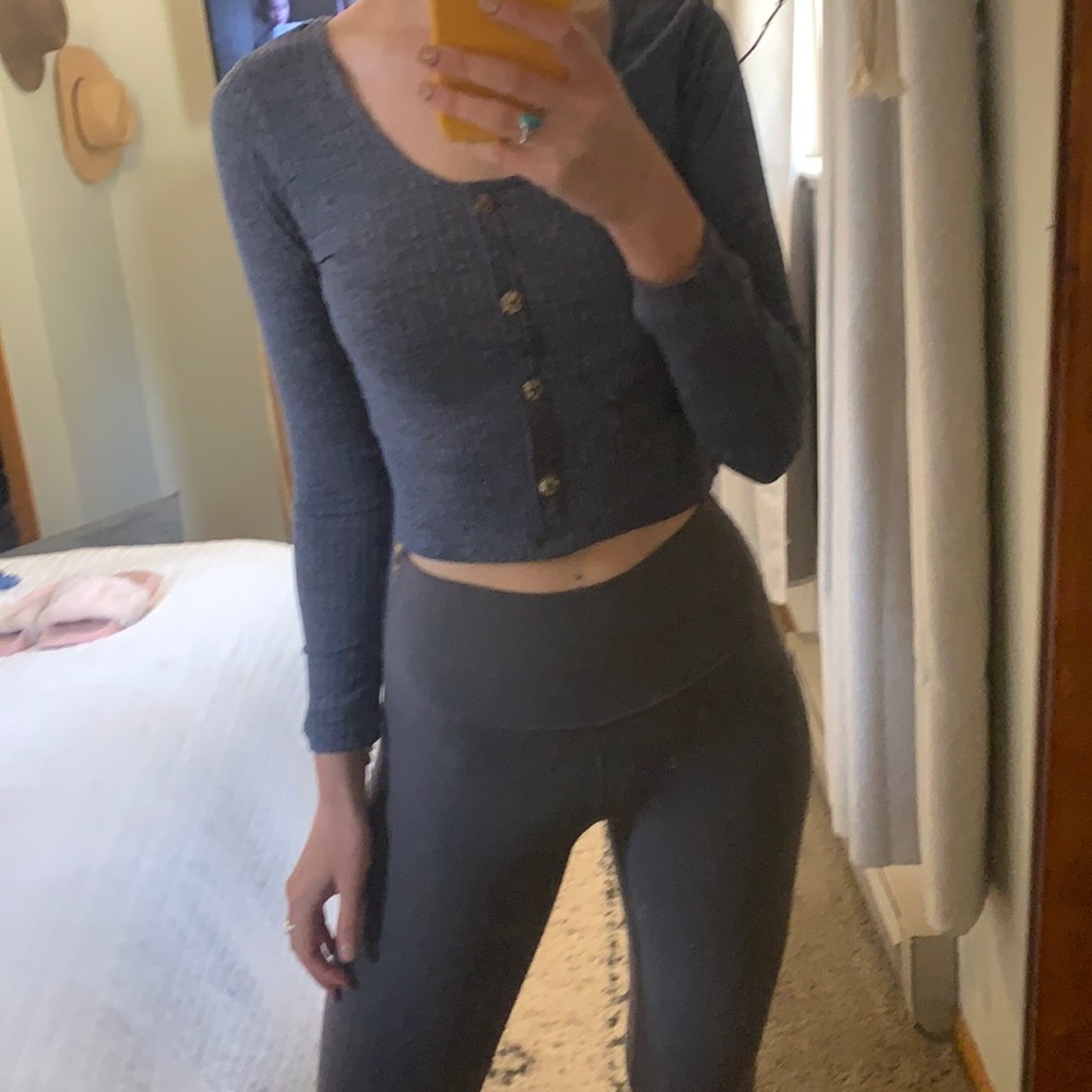 Cropped long sleeve